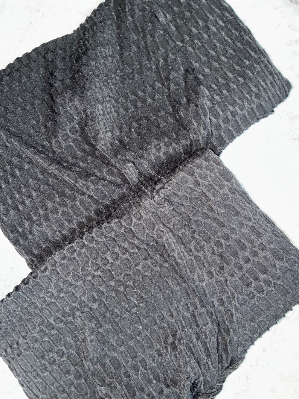 legging pair JET BLACK ugh photos 😠